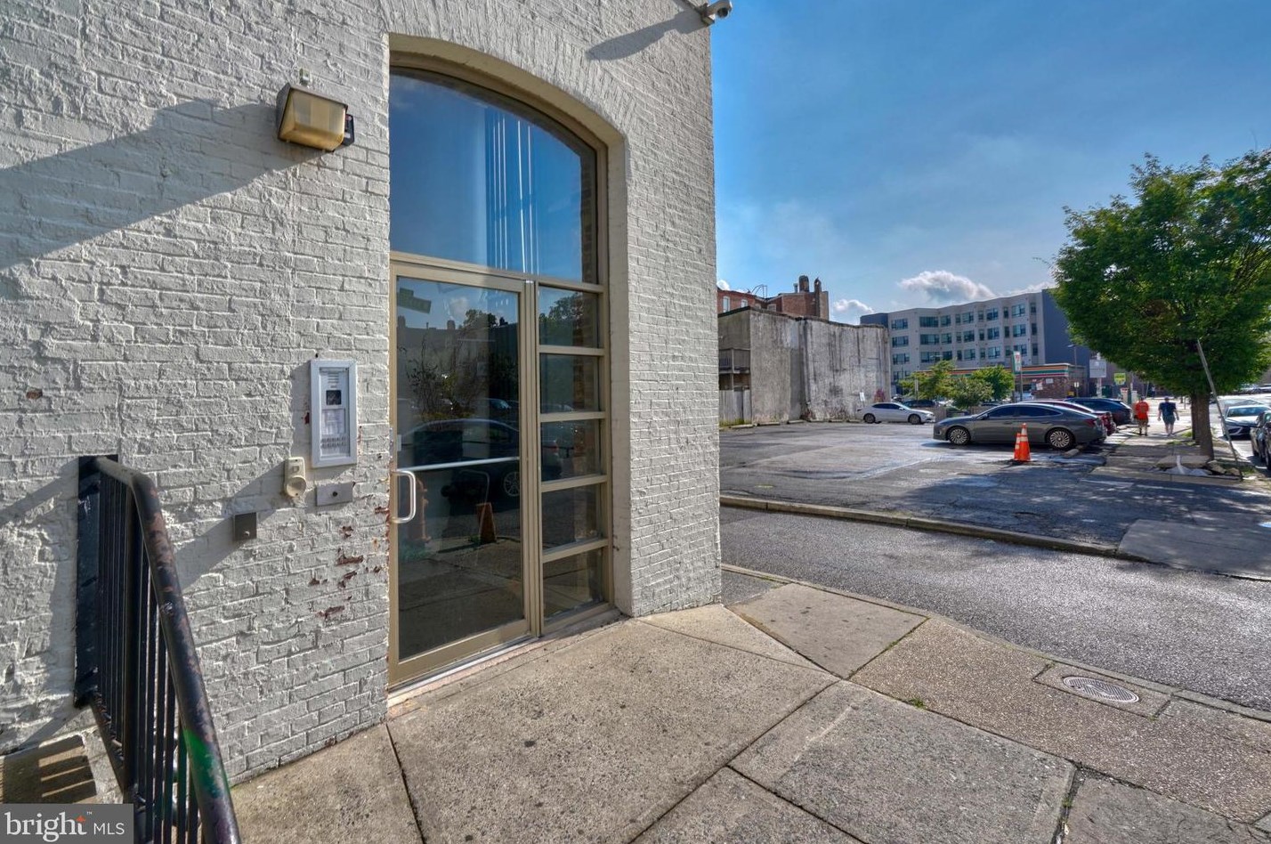 1000 Charles St, Baltimore MD  21201-5402 exterior