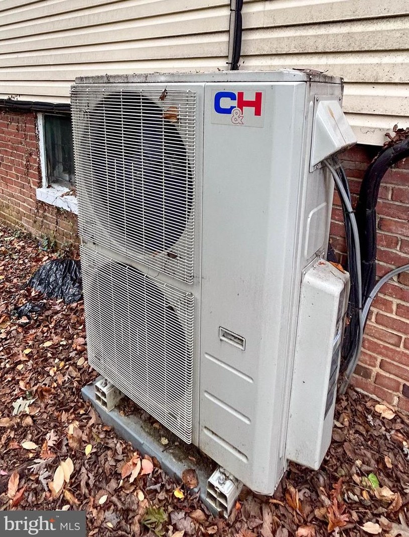 2903 Woodland Ave, Baltimore MD  21215-6406 exterior