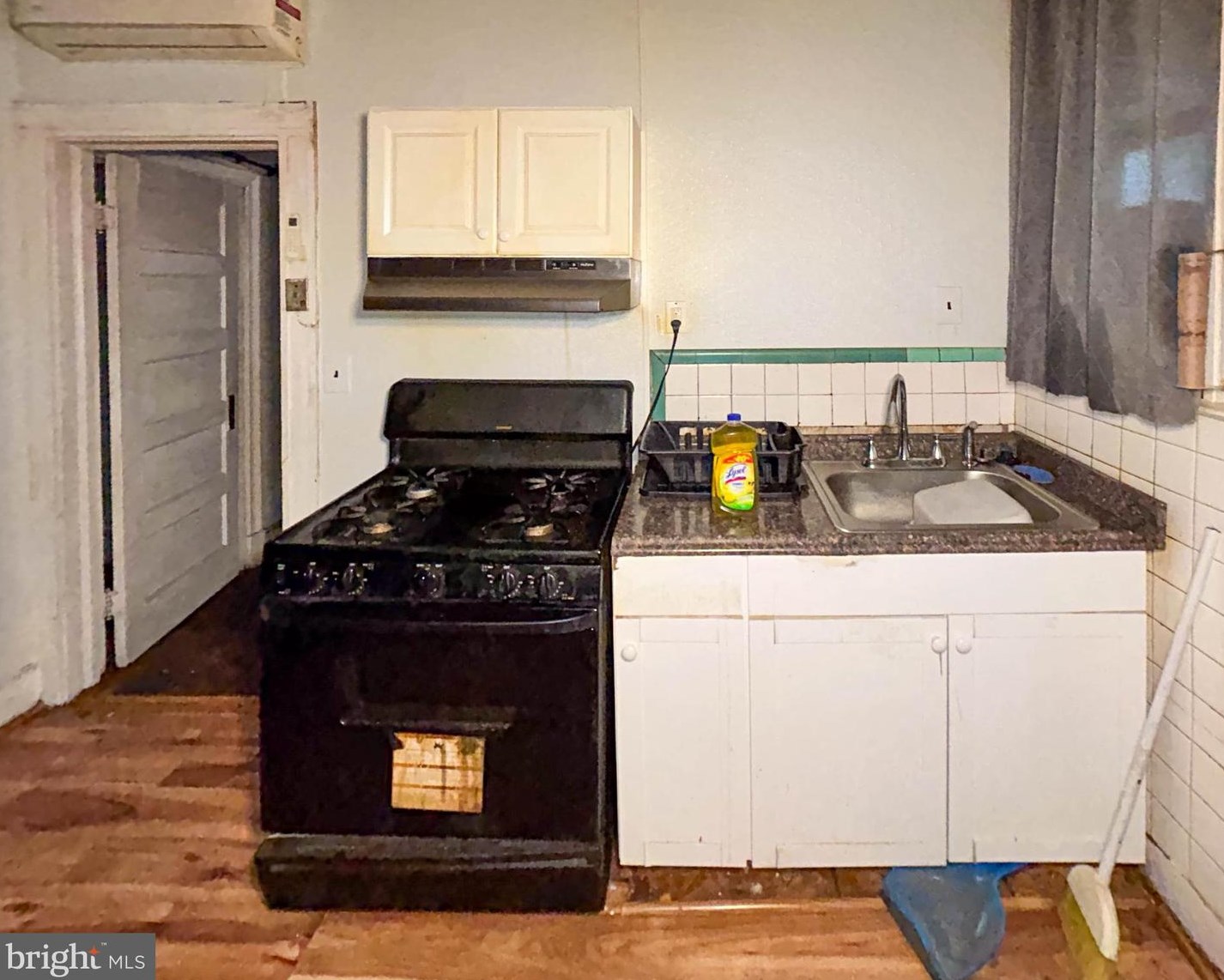 2903 Woodland Ave, Baltimore MD  21215-6406 exterior