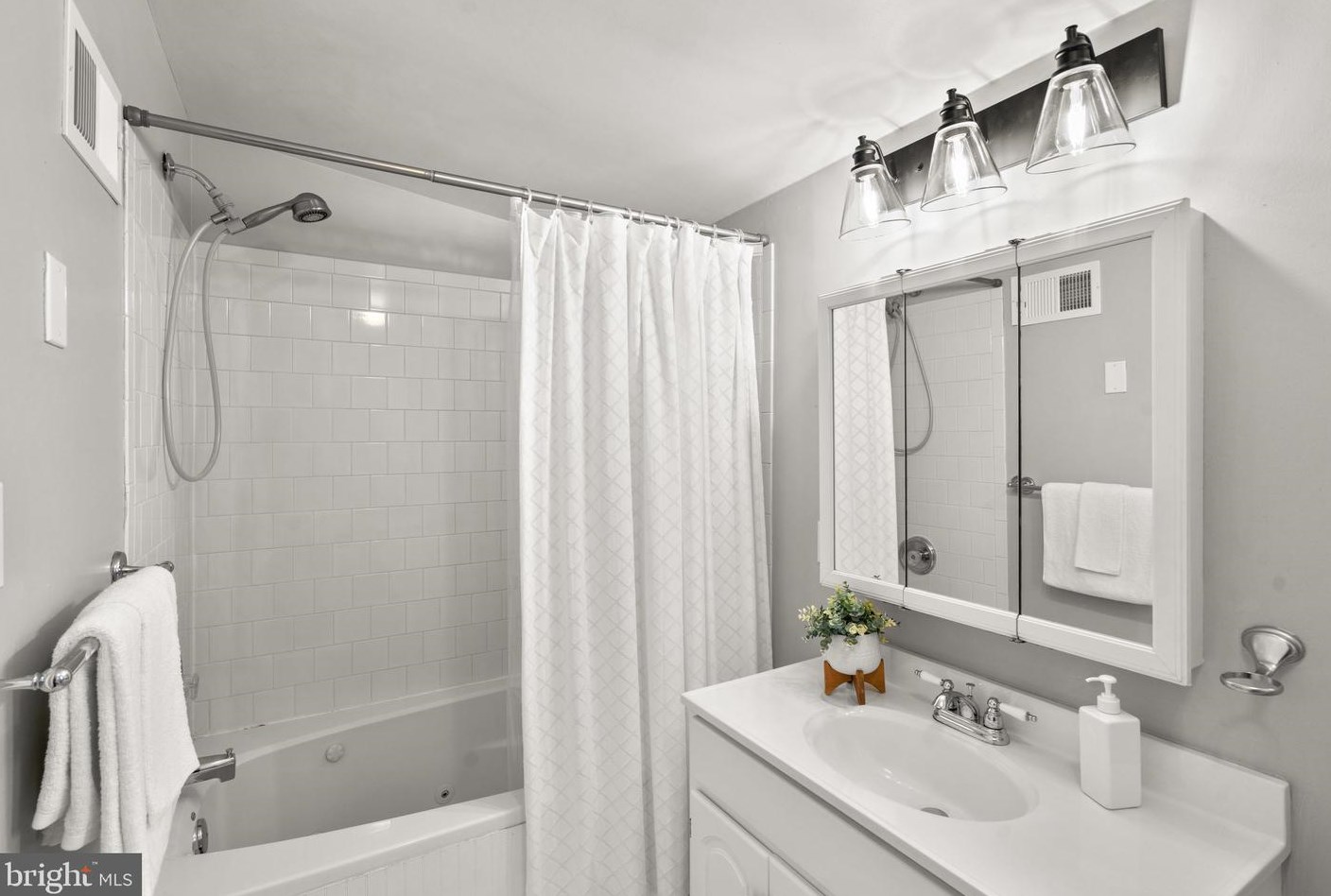 1303 Patapsco St, Baltimore MD 21225-4019 exterior