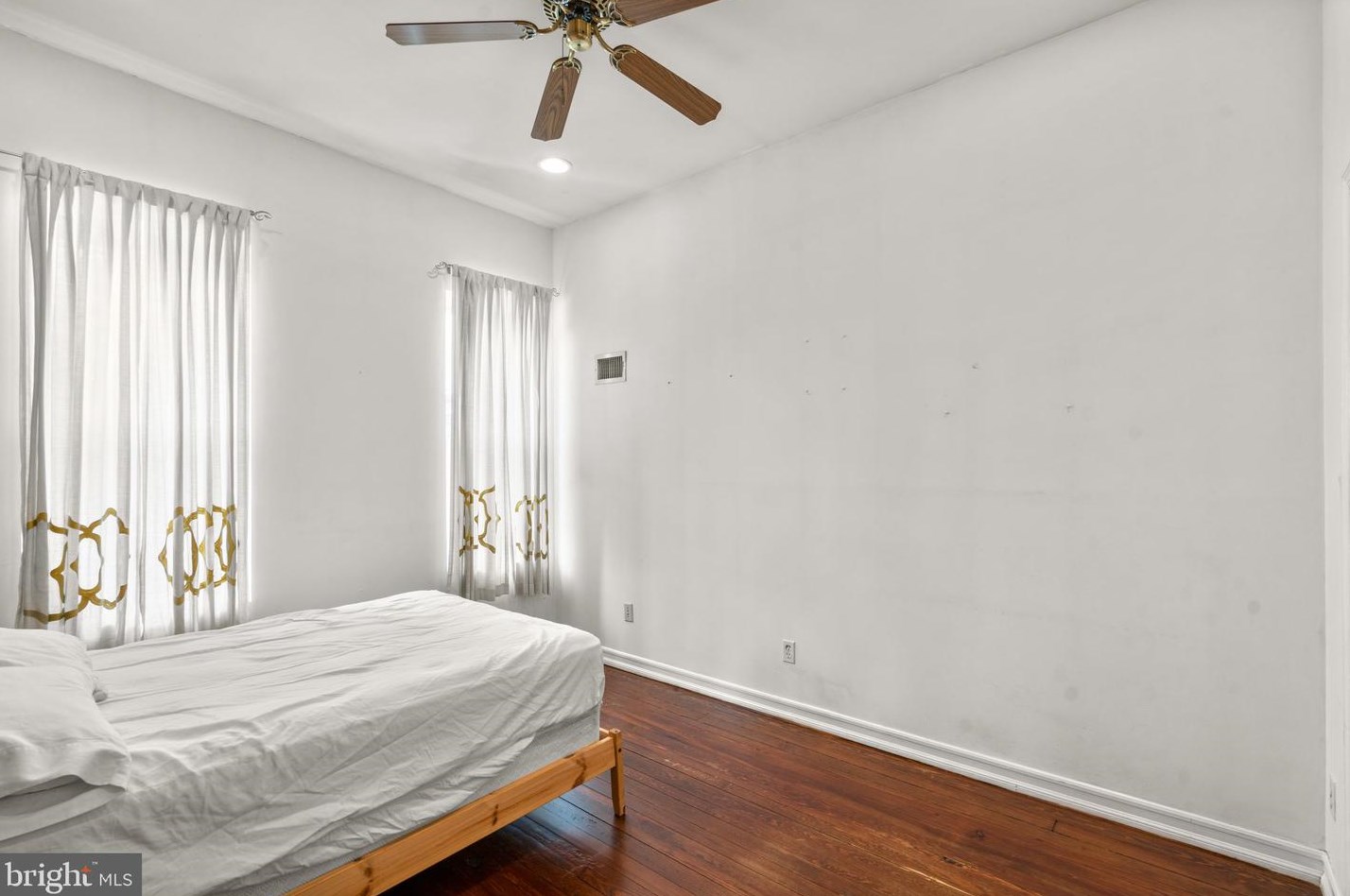 1303 Patapsco St, Baltimore MD 21225-4019 exterior