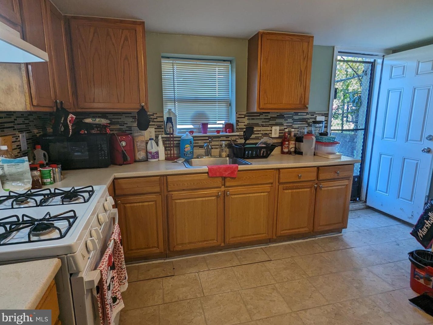 1022 Carey St, Baltimore MD 21223-2621 exterior