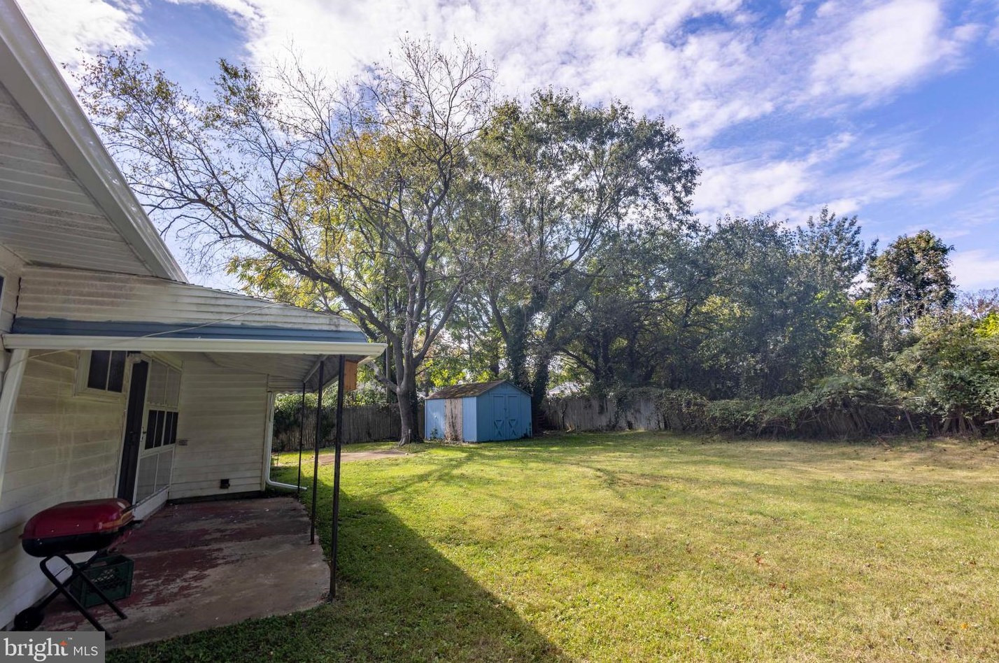 5600 Evanshire Ave, Baltimore MD  21206-3704 exterior