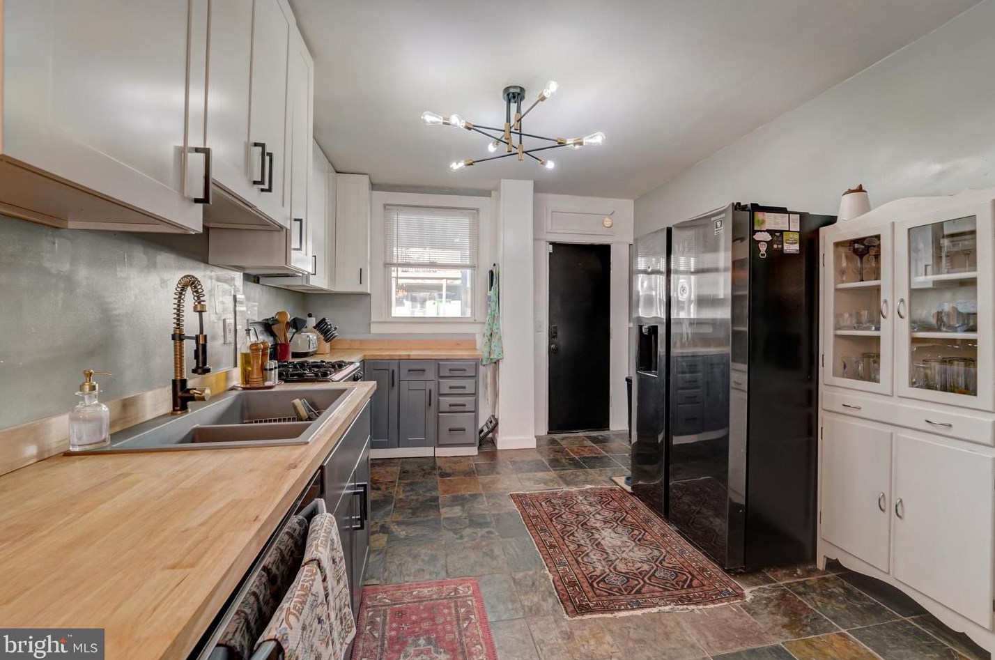 720 Decker Ave, Baltimore MD  21224-3945 exterior