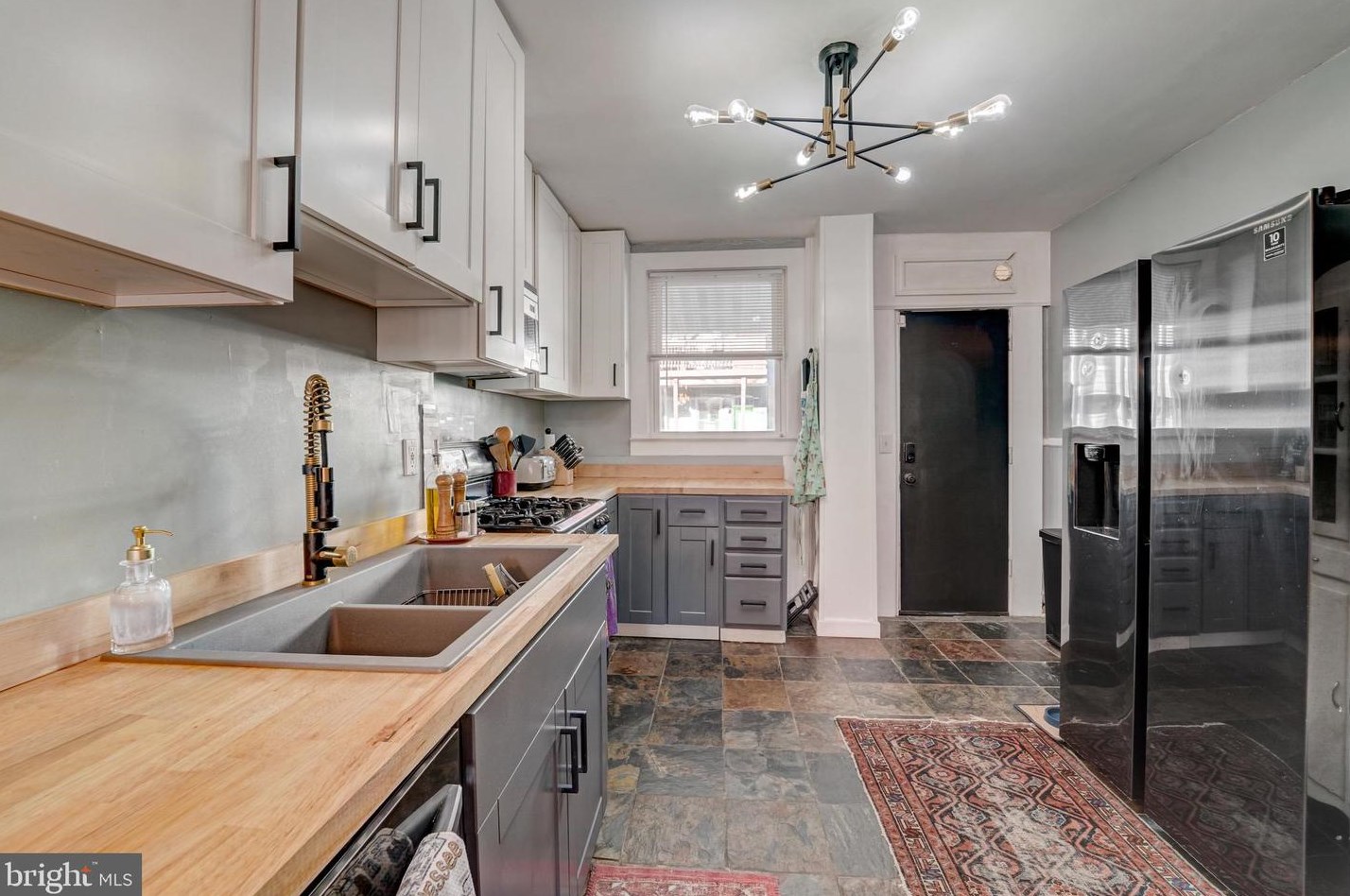 720 Decker Ave, Baltimore MD  21224-3945 exterior