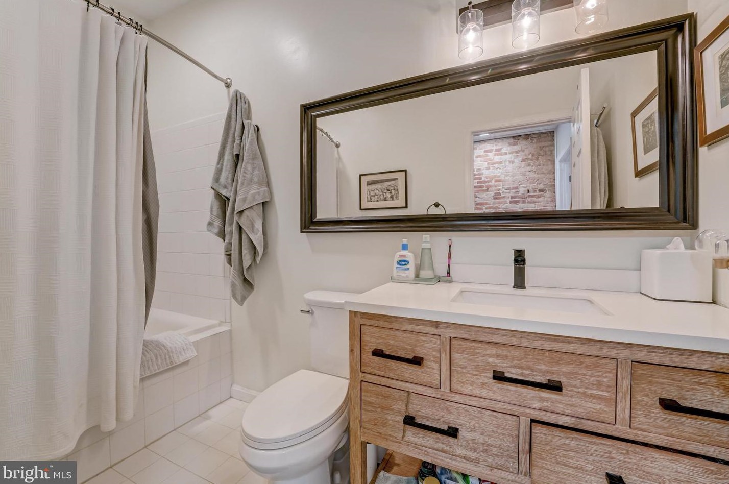 720 Decker Ave, Baltimore MD  21224-3945 exterior