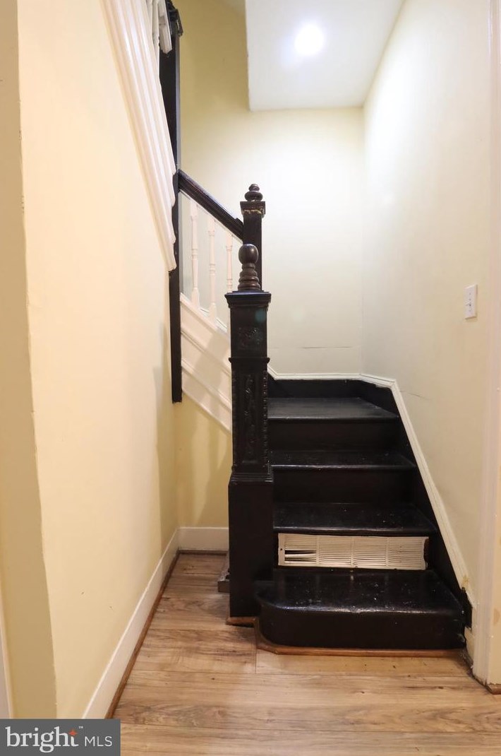 2125 Homewood Ave, Baltimore MD  21218-6104 exterior