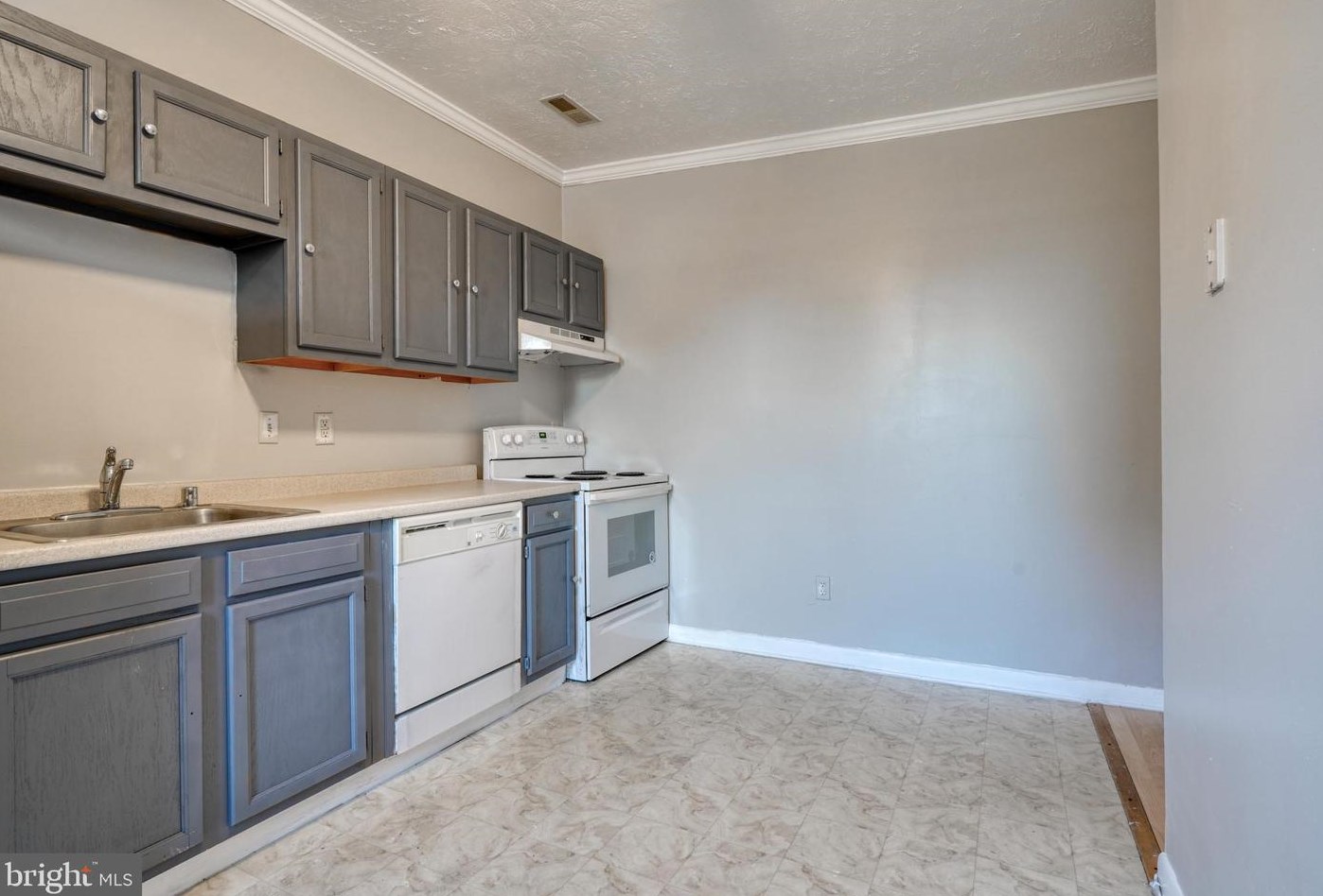 322 Paca St, Baltimore MD 21201-1814 exterior