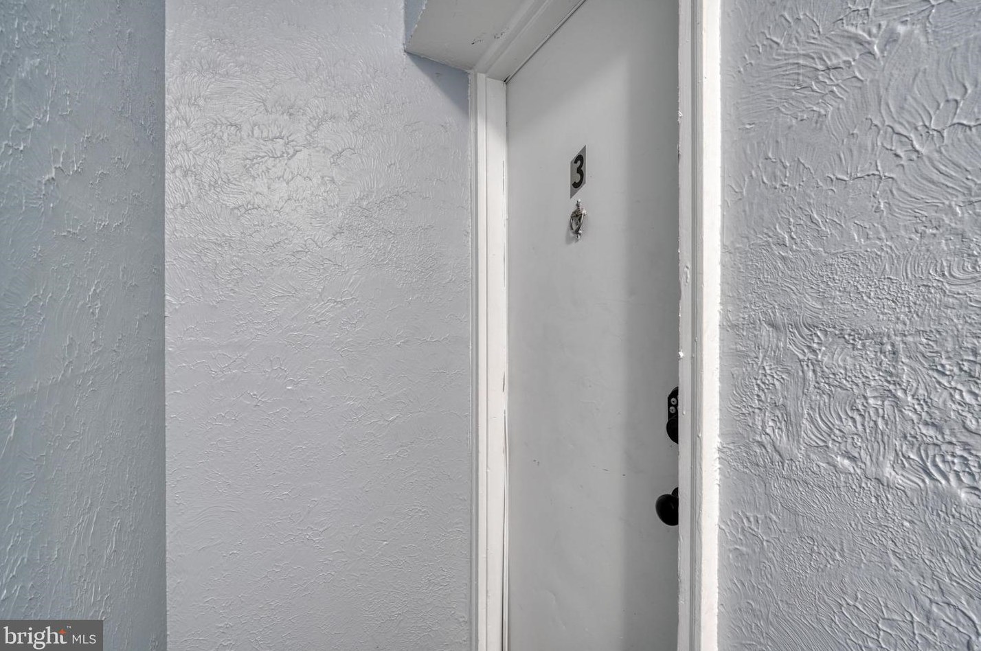 322 Paca St, Baltimore MD 21201-1814 exterior