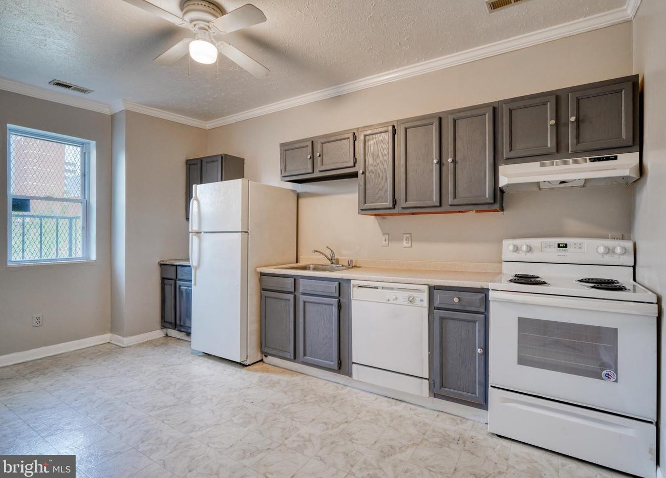 322 Paca St, Baltimore MD 21201-1814 exterior