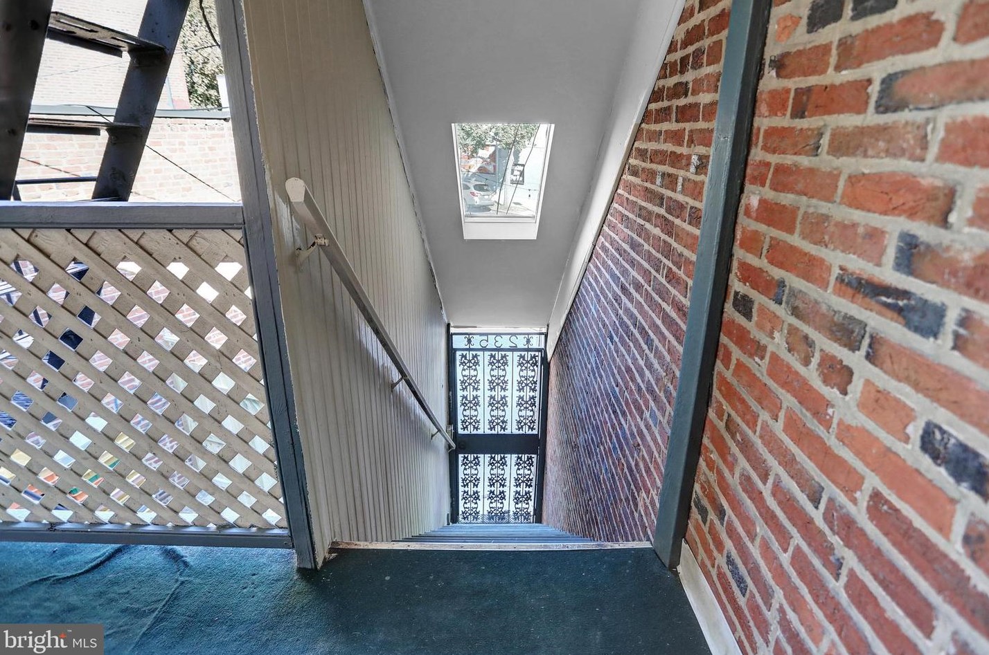 235 Read St, Baltimore MD  21201-4845 exterior