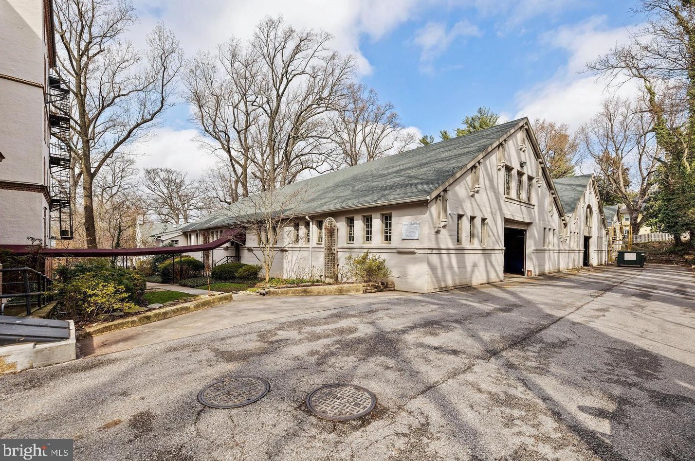 6 Upland Rd, Baltimore MD  21210-2250 exterior