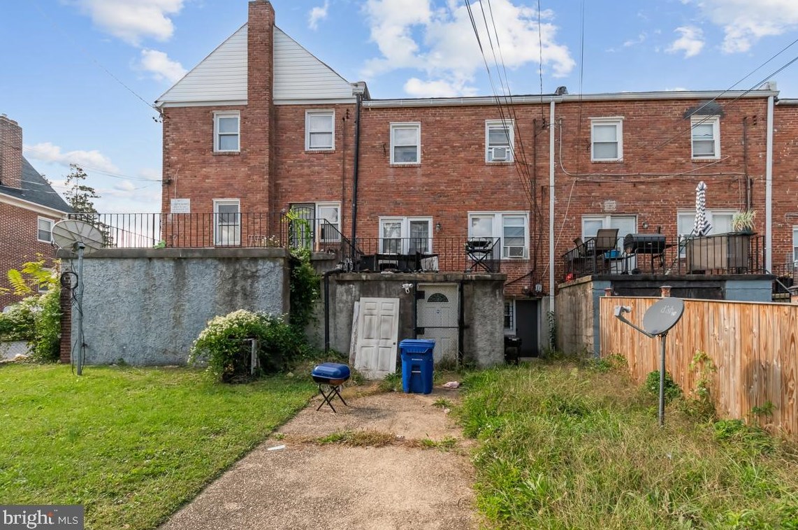 825 Woodington Rd, Baltimore MD  21229-1839 exterior