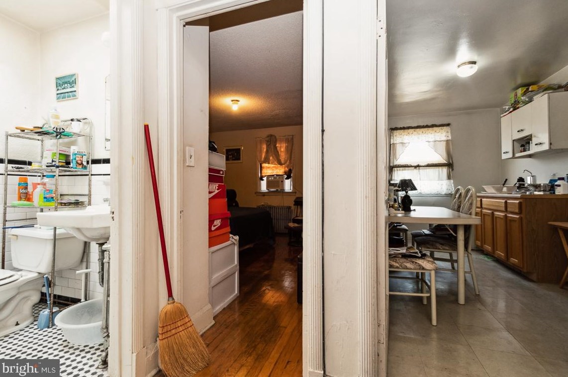 825 Woodington Rd, Baltimore MD  21229-1839 exterior