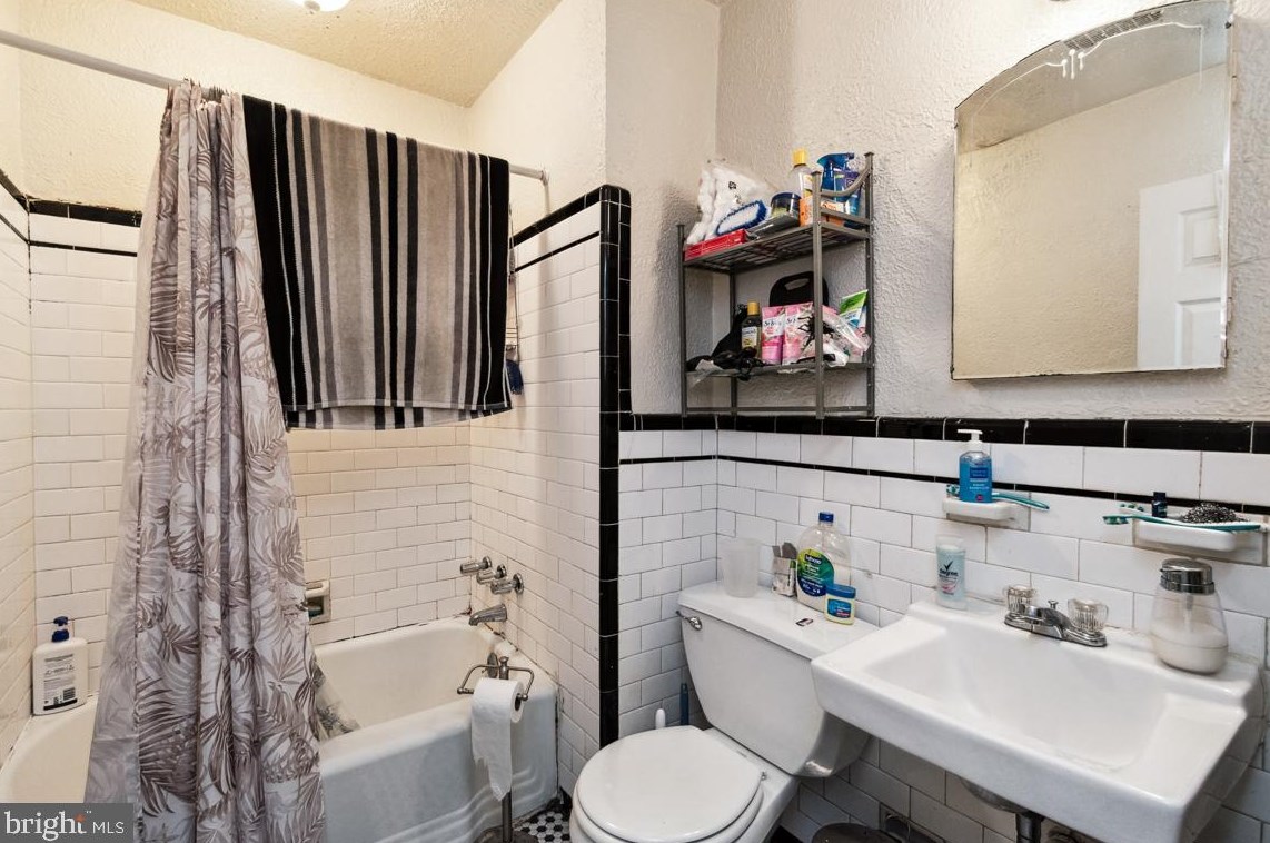 825 Woodington Rd, Baltimore MD  21229-1839 exterior