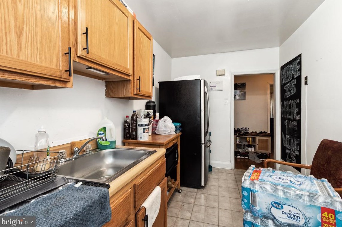 825 Woodington Rd, Baltimore MD  21229-1839 exterior