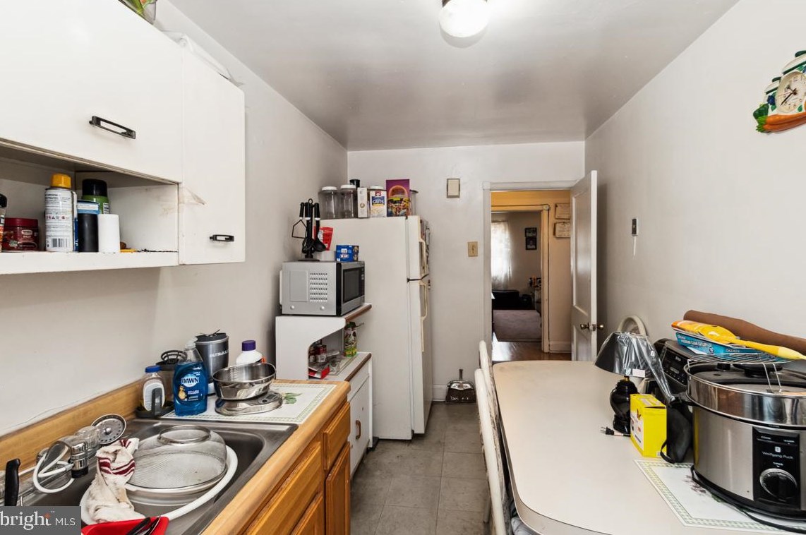 825 Woodington Rd, Baltimore MD  21229-1839 exterior