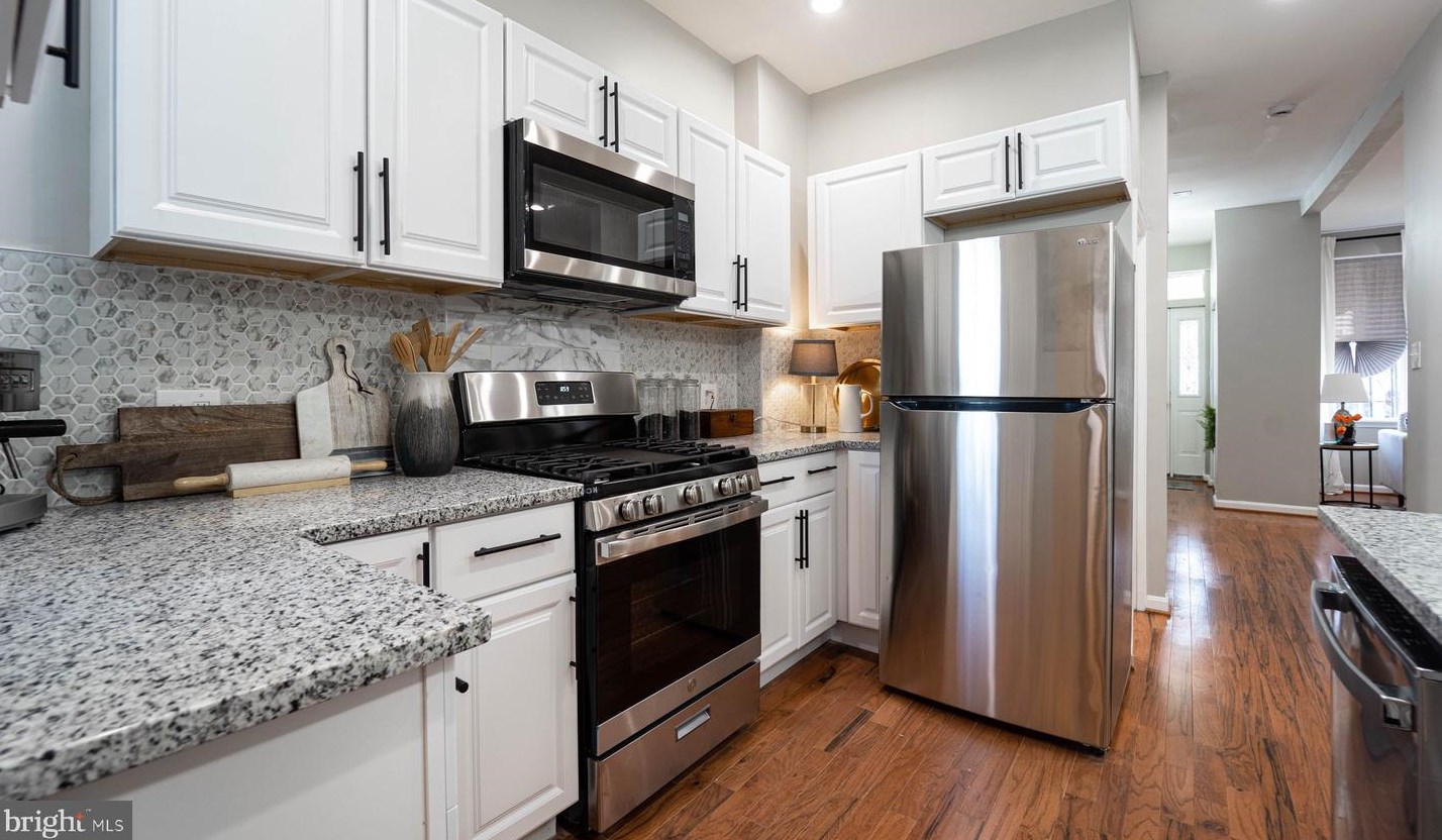 412 Mount Holly St, Baltimore MD  21229-2925 exterior