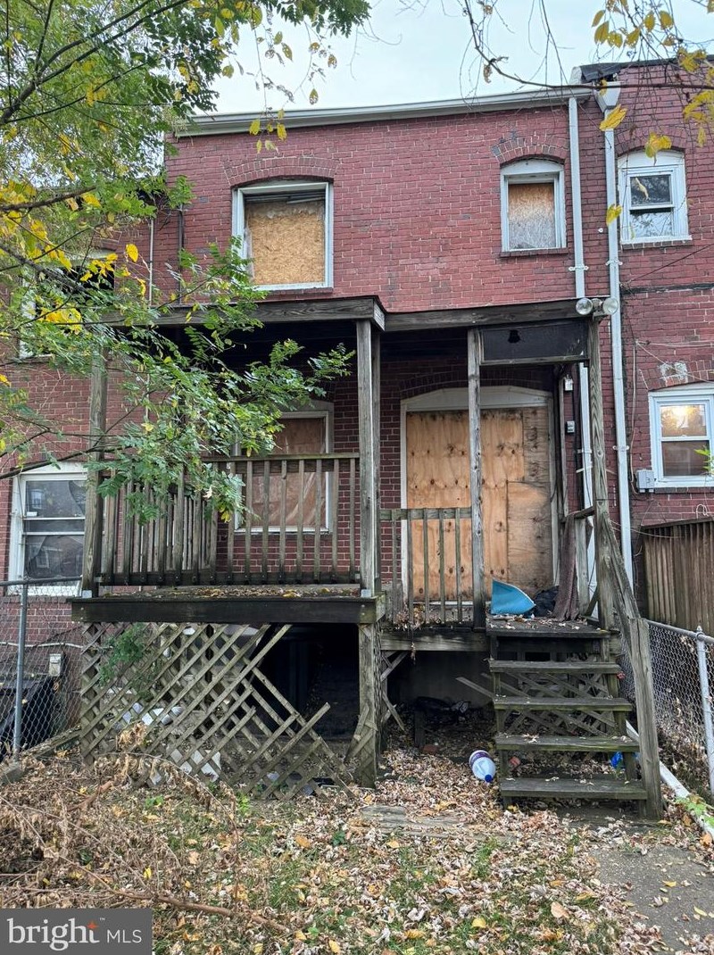 3828 10th St, Baltimore MD  21225-2204 exterior