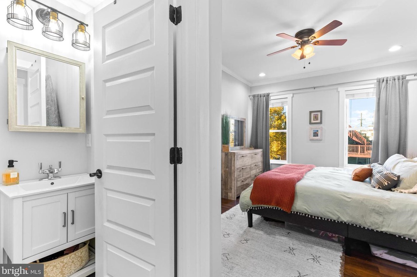 2907 Dillon St, Baltimore MD  21224-4833 exterior