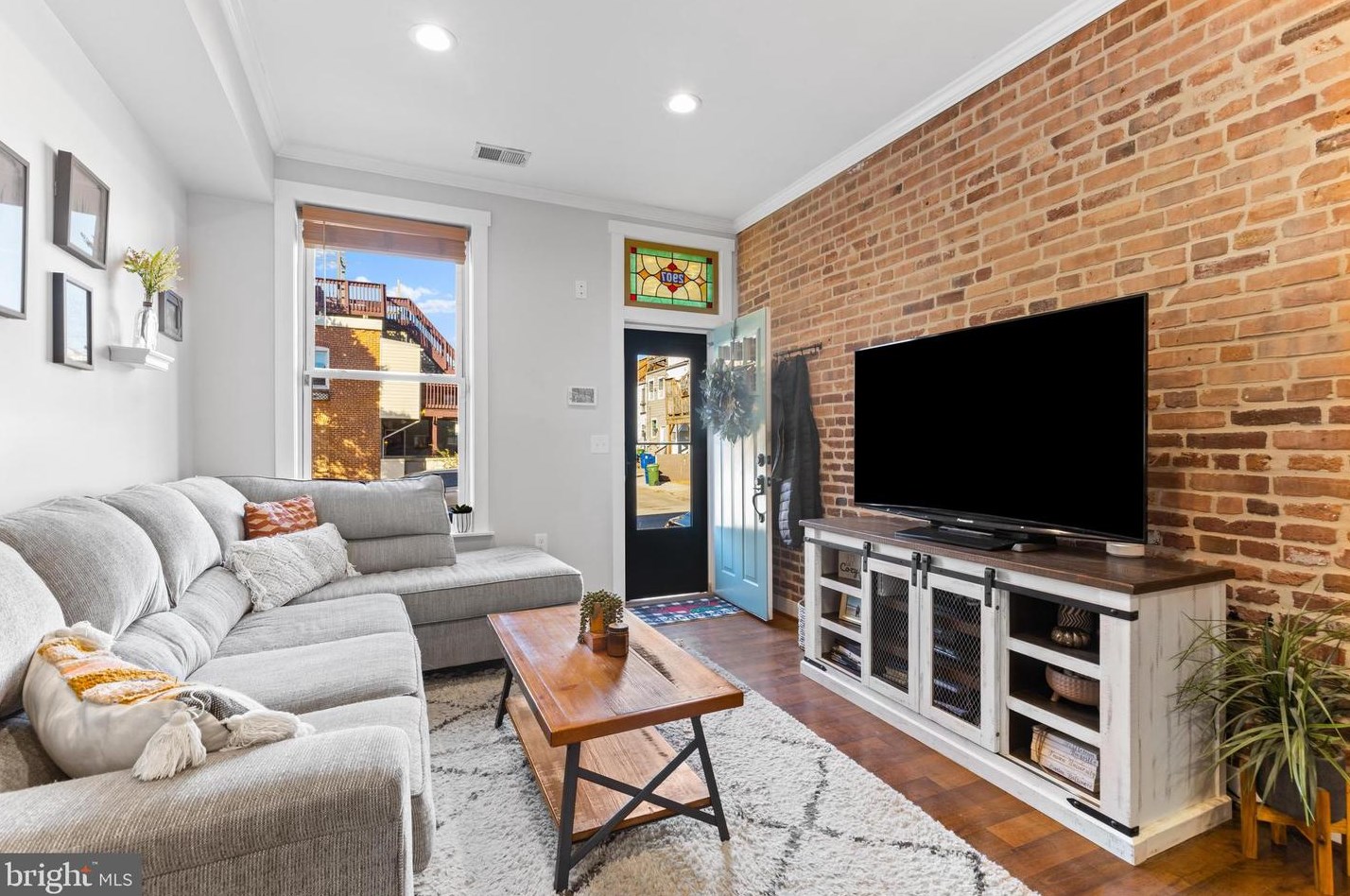 2907 Dillon St, Baltimore MD  21224-4833 exterior