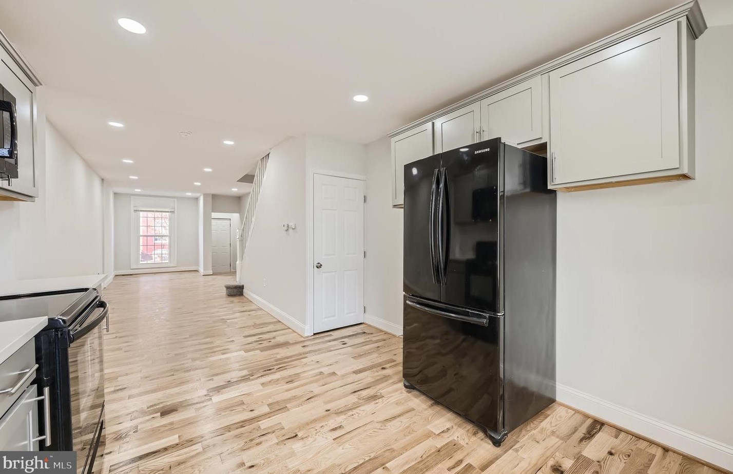 423 Montford Ave, Baltimore MD  21224-1018 exterior