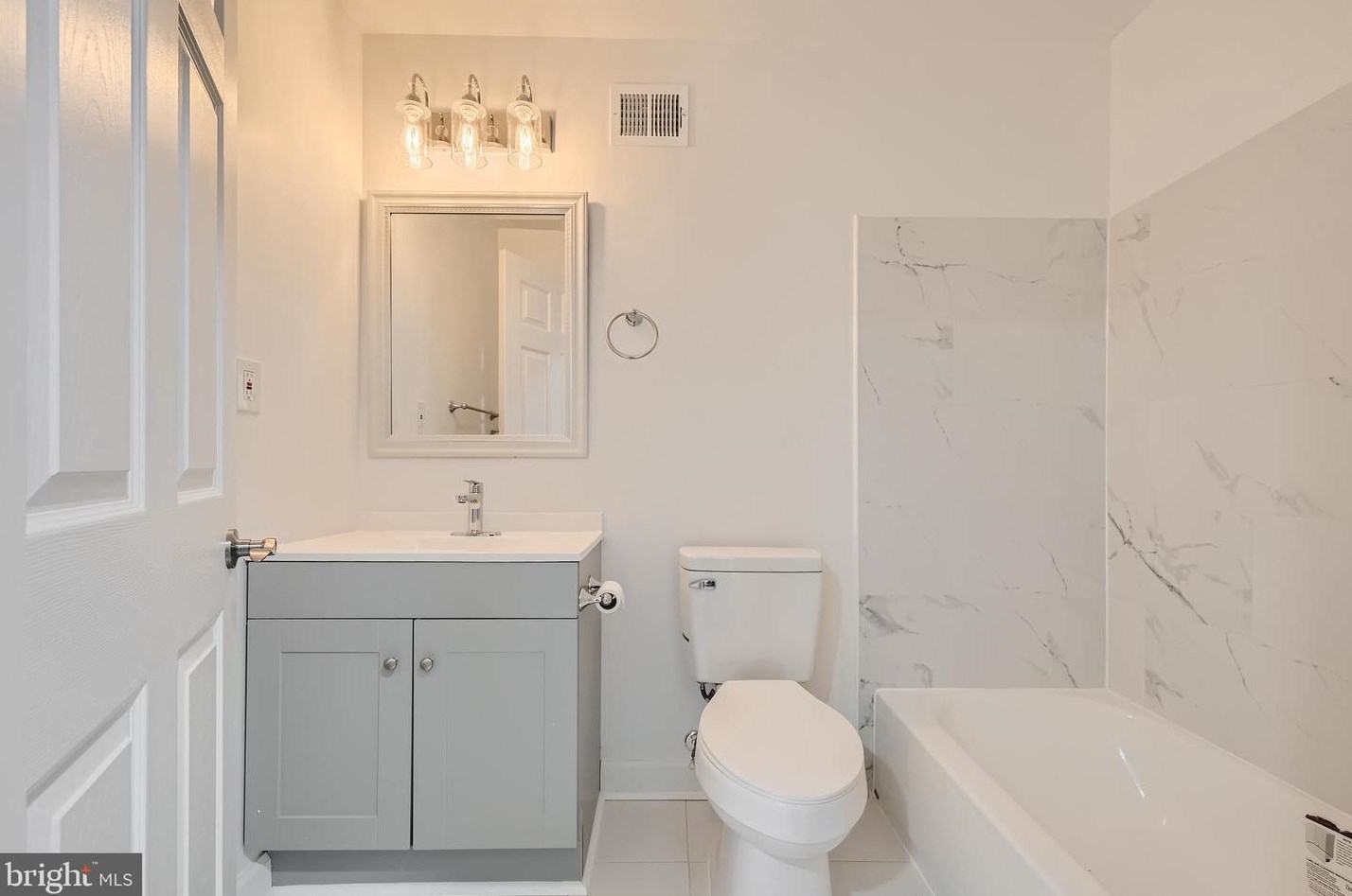 423 Montford Ave, Baltimore MD  21224-1018 exterior