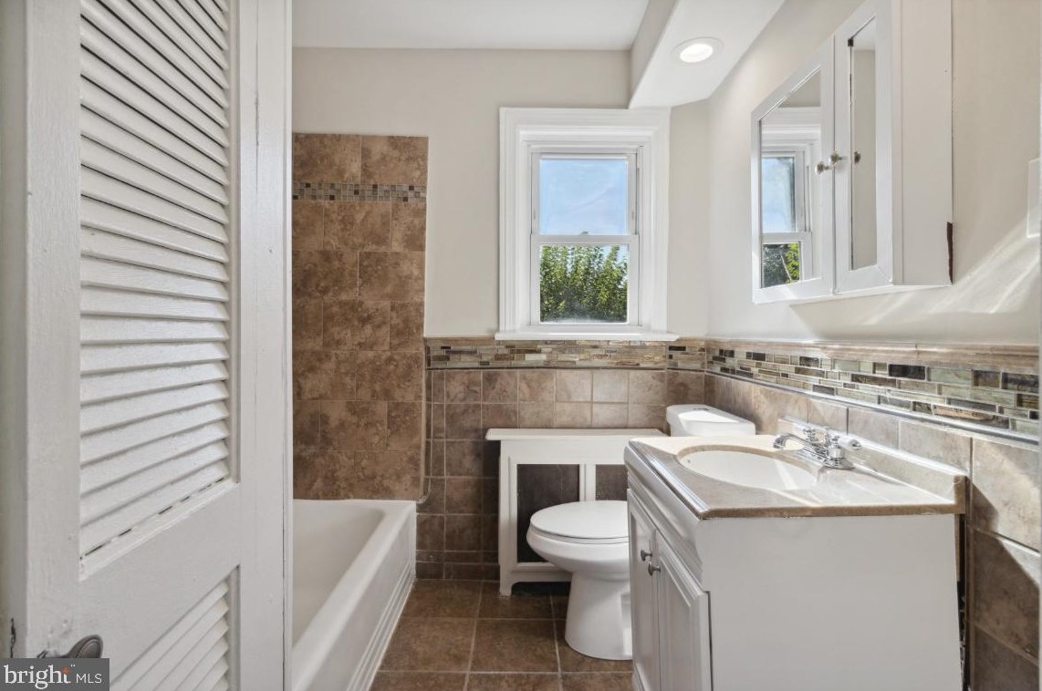 3803 Brooklyn Ave, Baltimore MD 21225-2118 exterior