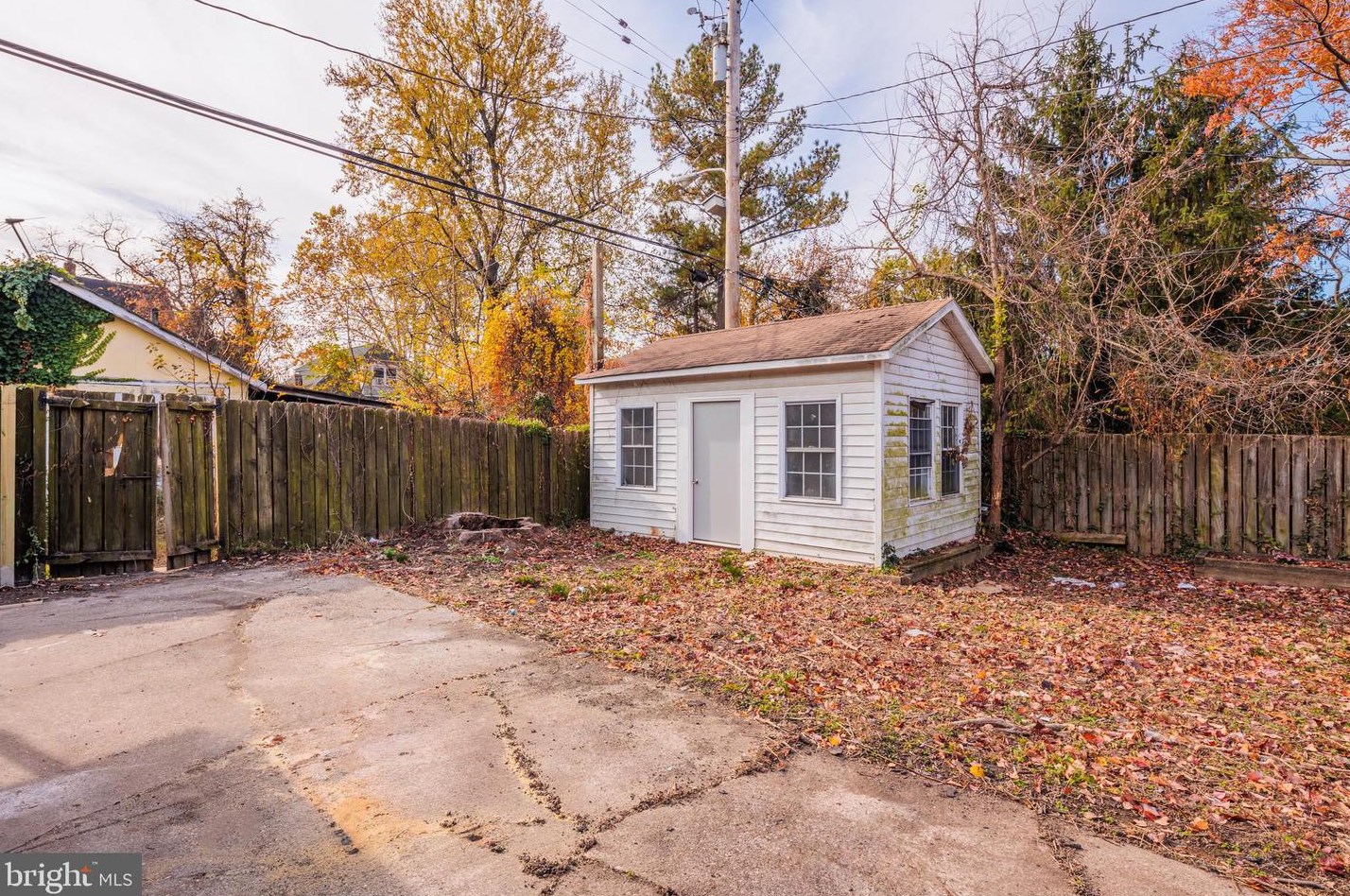 4800 Grindon Ave, Baltimore MD  21214-2405 exterior