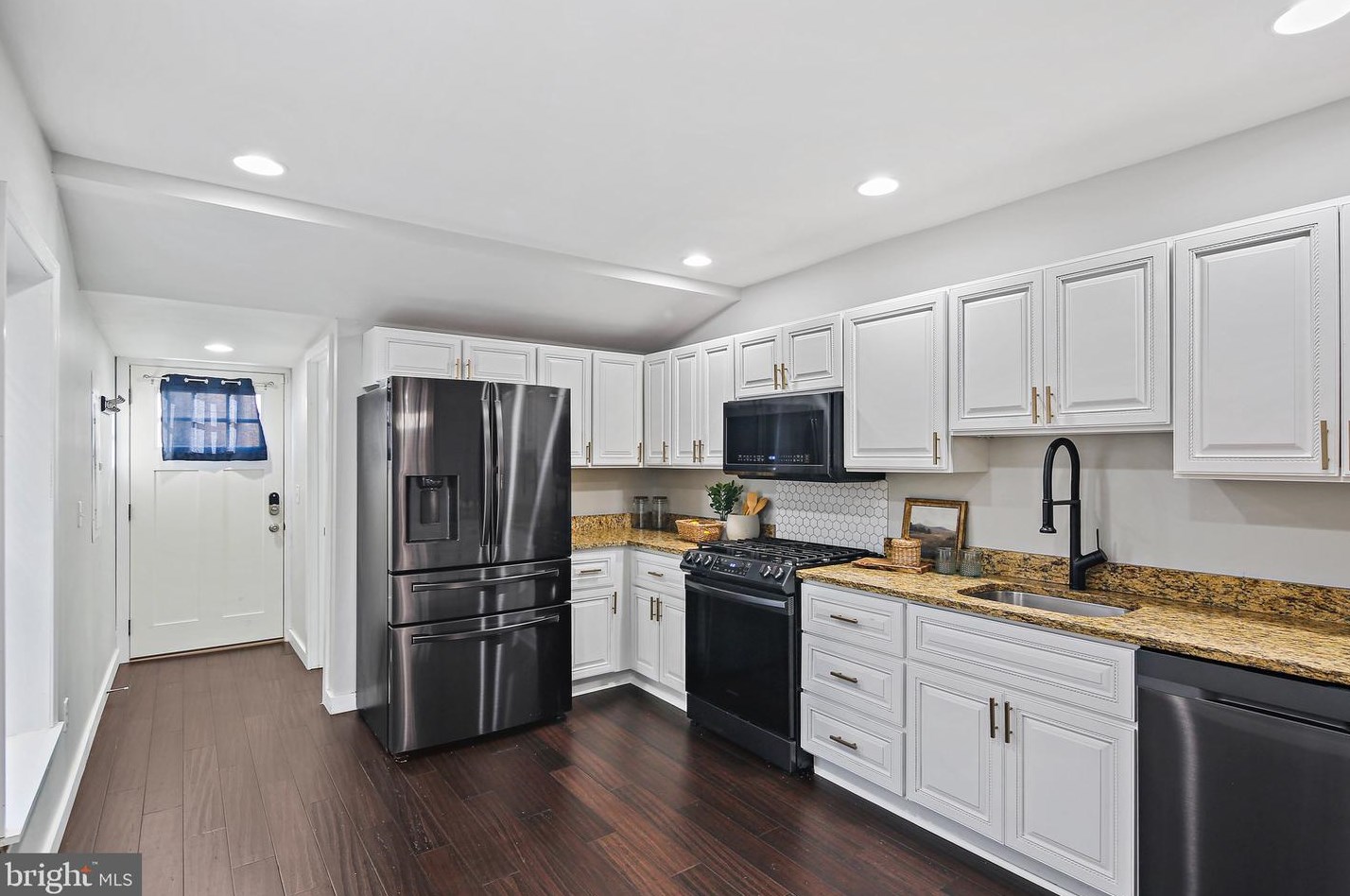 109 Patterson Park Ave, Baltimore MD  21231-1659 exterior