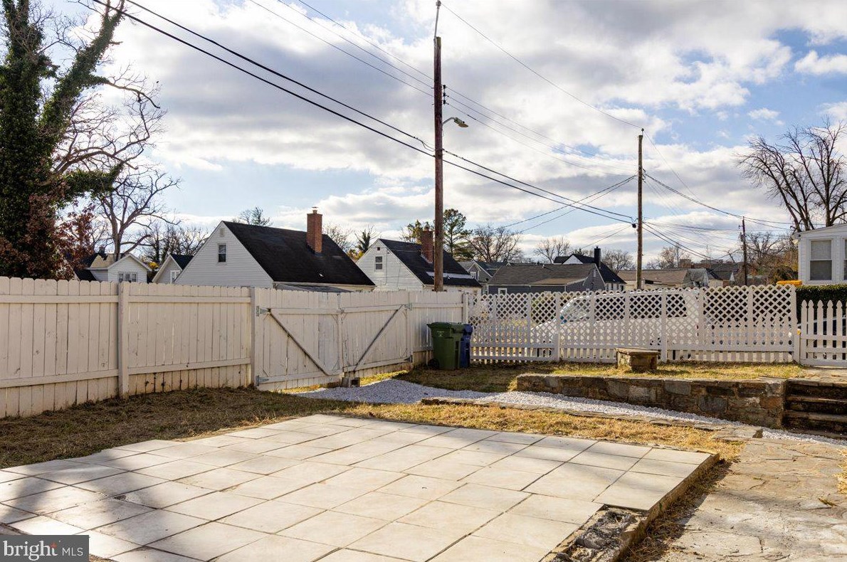 2613 Oakley Ave, Baltimore MD  21215-5308 exterior