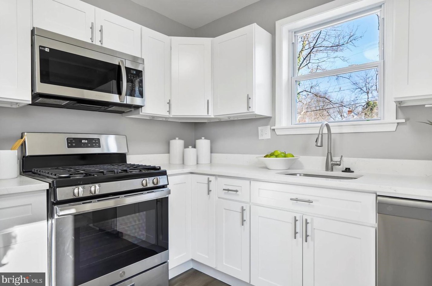 4919 Herring Run Dr, Baltimore MD  21214-2141 exterior