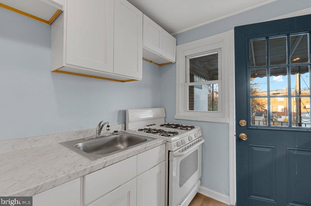 3926 Kenyon Ave, Baltimore MD  21213-2122 exterior