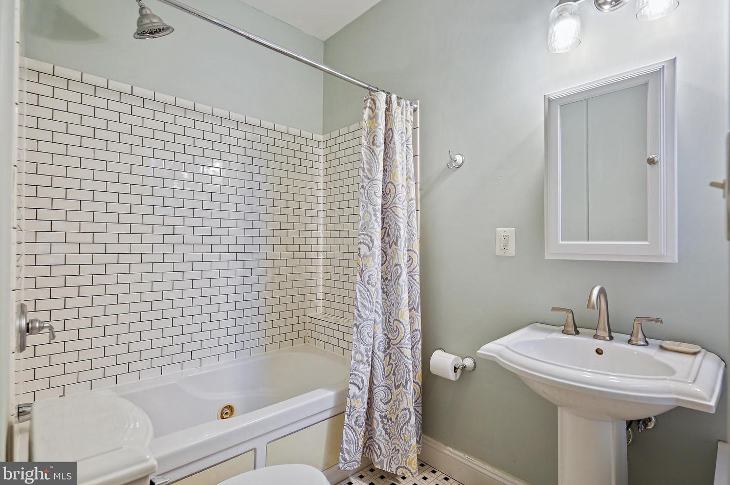 136 Clement St, Baltimore MD  21230-4511 exterior