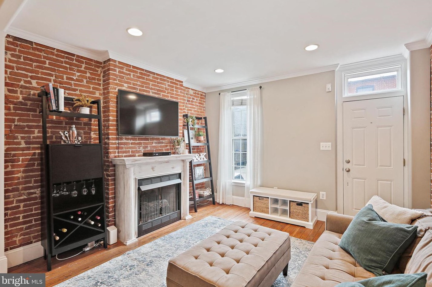 136 Clement St, Baltimore MD  21230-4511 exterior