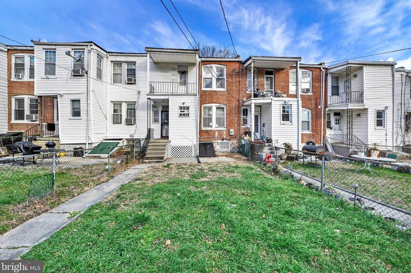 3317 Gwynns Falls Pkwy, Baltimore MD  21216-2313 exterior