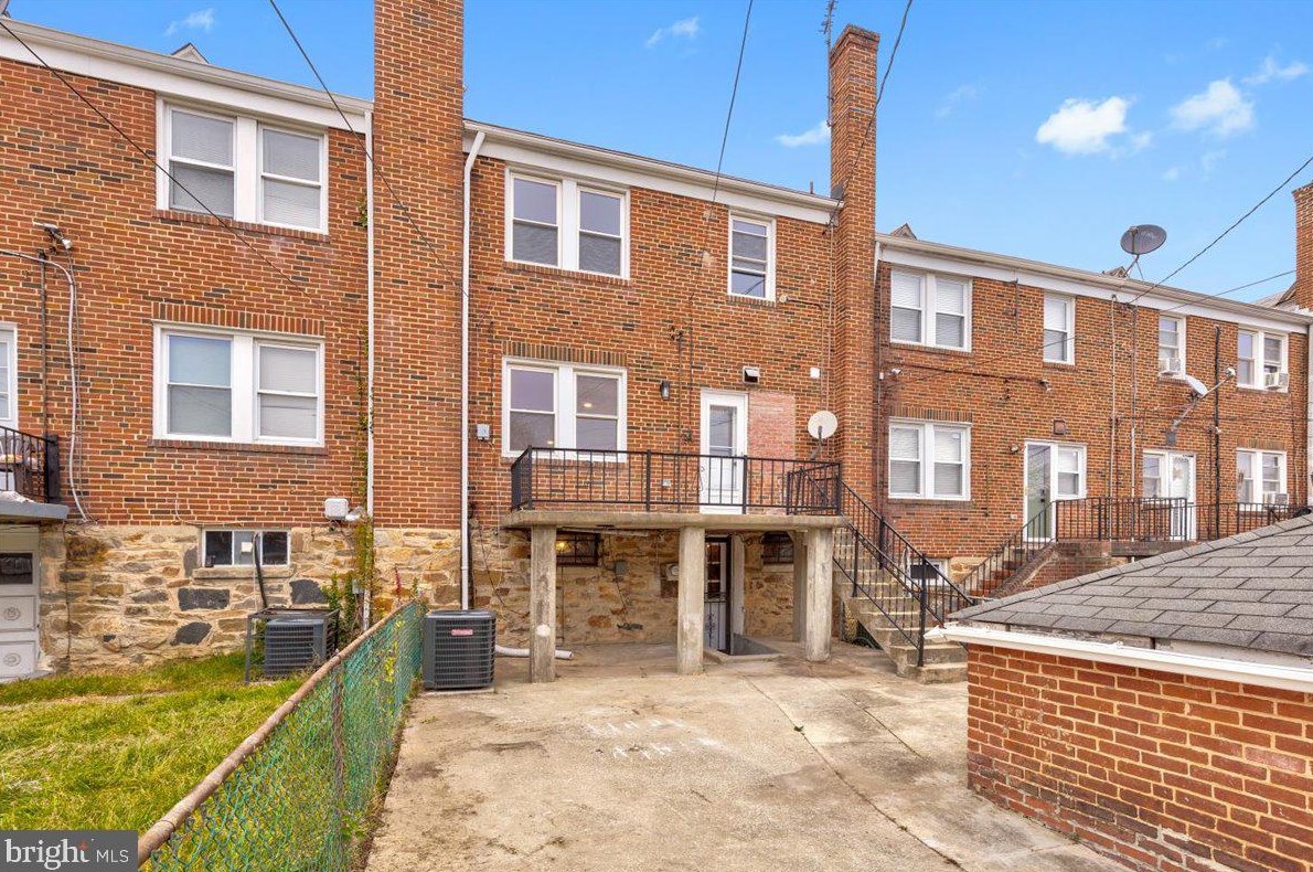 1529 Northgate Rd, Baltimore MD  21218-1619 exterior