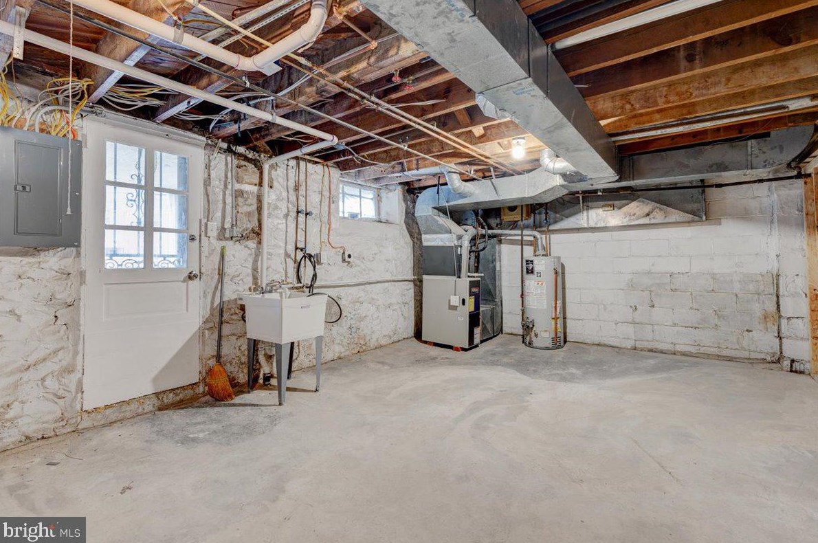 1529 Northgate Rd, Baltimore MD  21218-1619 exterior