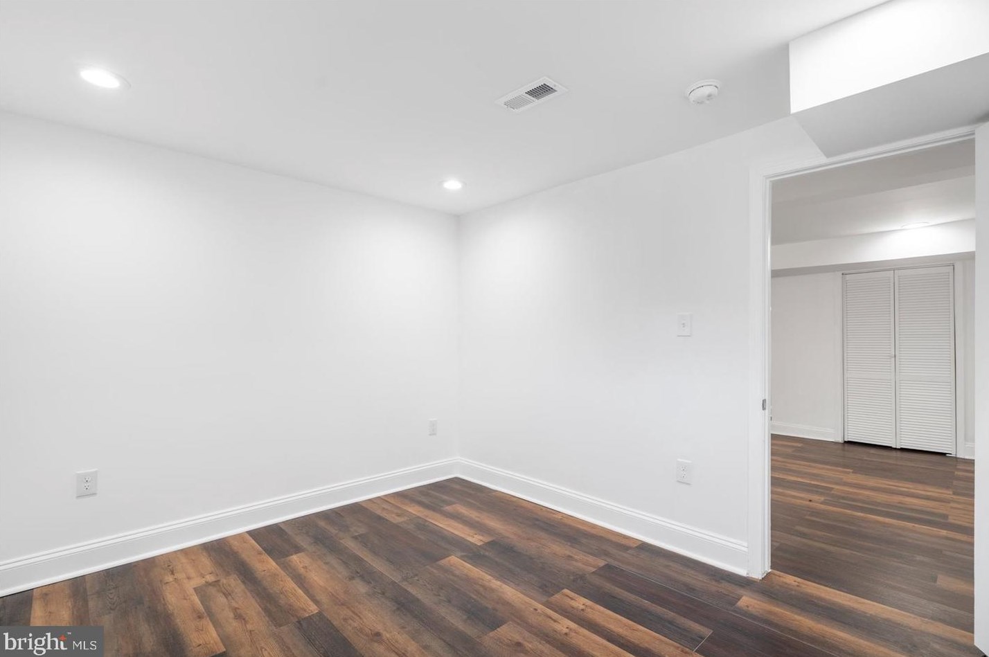 1017 Woodington Rd, Baltimore MD  21229-1839 exterior