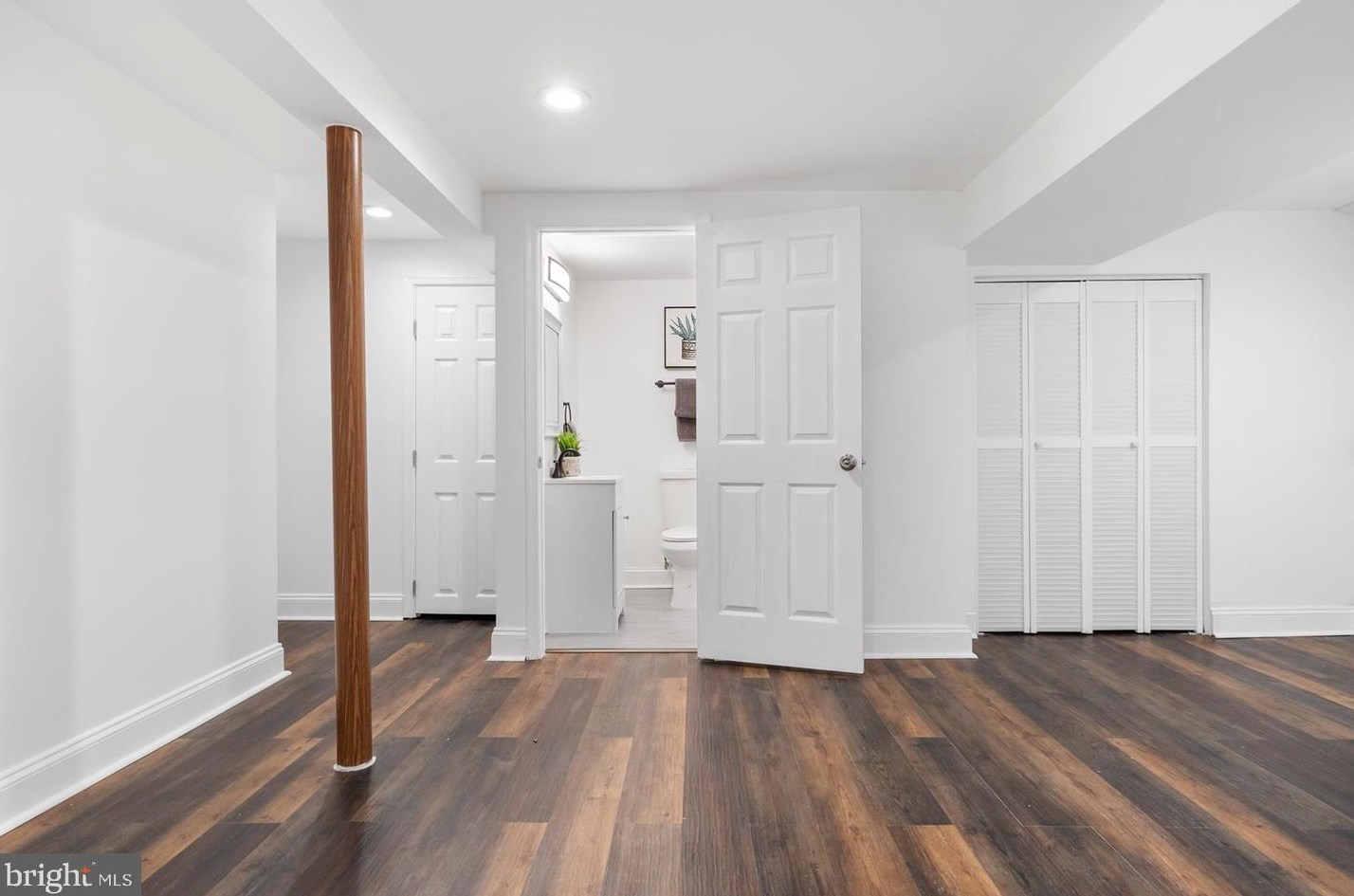 1017 Woodington Rd, Baltimore MD  21229-1839 exterior