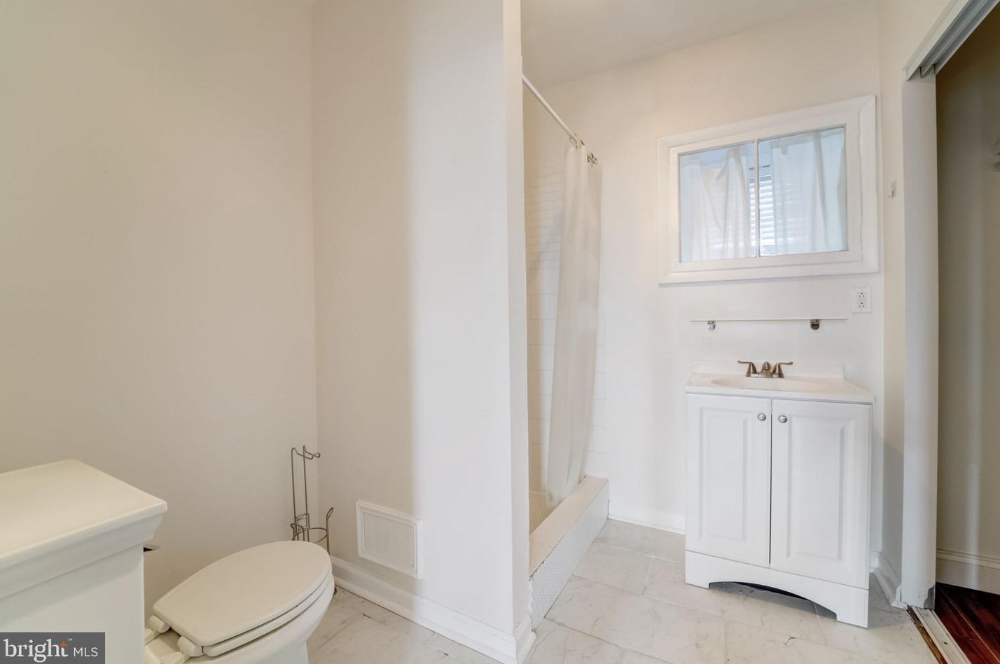 302 21st St, Baltimore MD  21218-6119 exterior