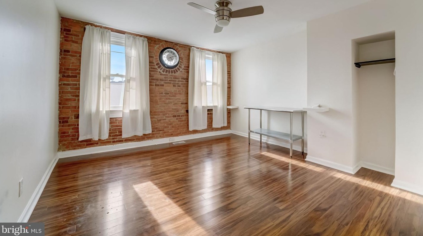 302 21st St, Baltimore MD  21218-6119 exterior