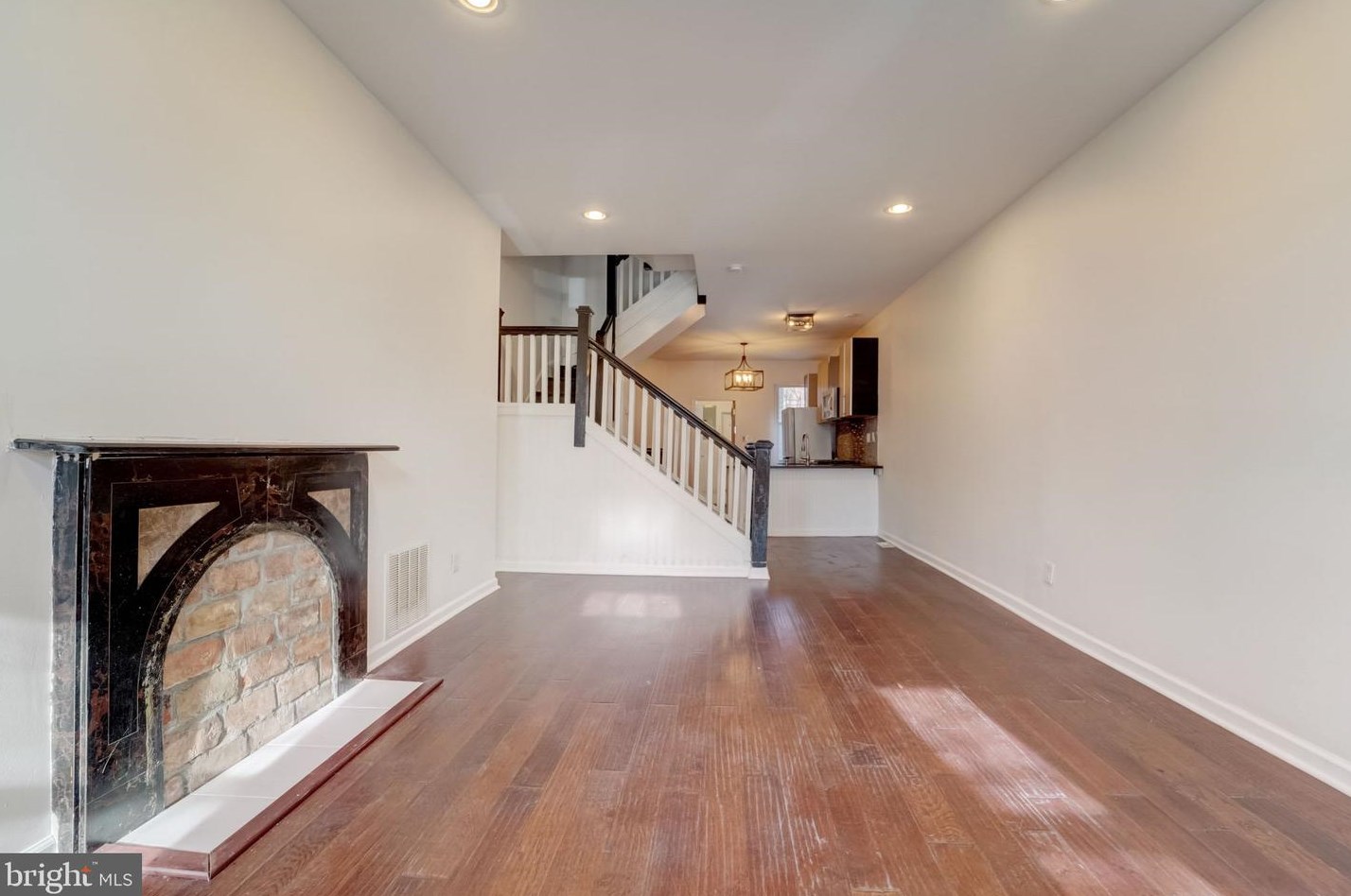 302 21st St, Baltimore MD  21218-6119 exterior