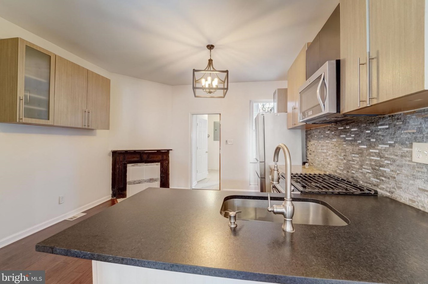 302 21st St, Baltimore MD  21218-6119 exterior