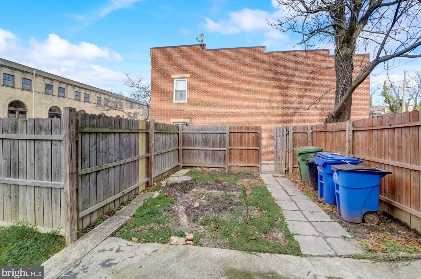 302 21st St, Baltimore MD  21218-6119 exterior