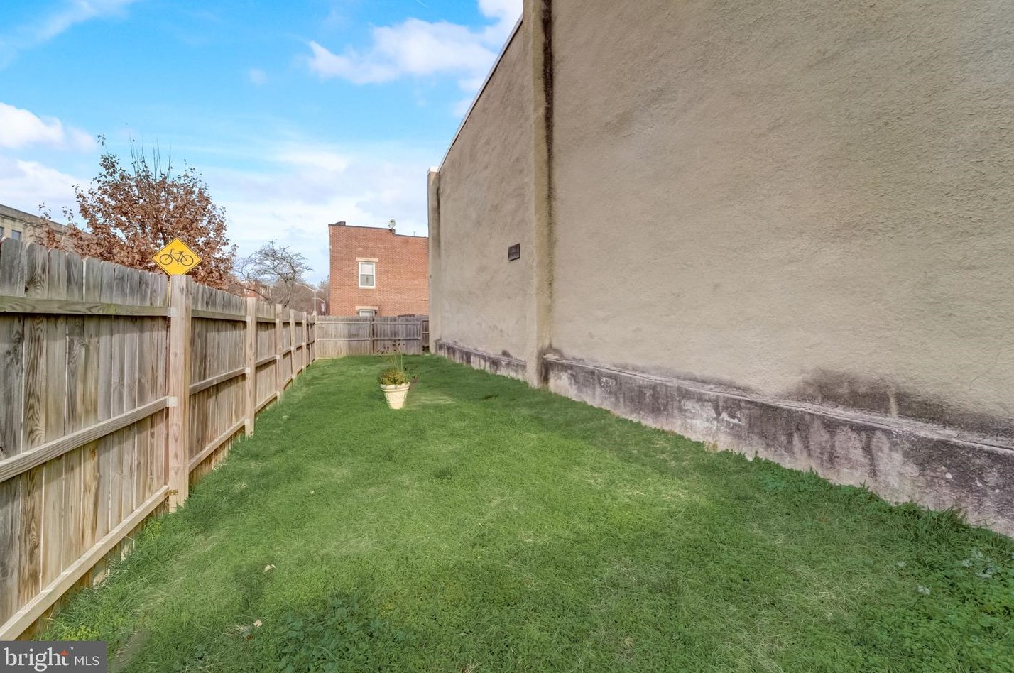 302 21st St, Baltimore MD  21218-6119 exterior