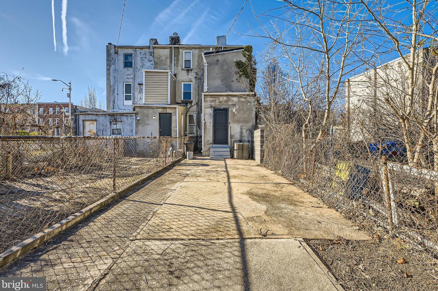 235 Stricker St, Baltimore MD  21223-3113 exterior