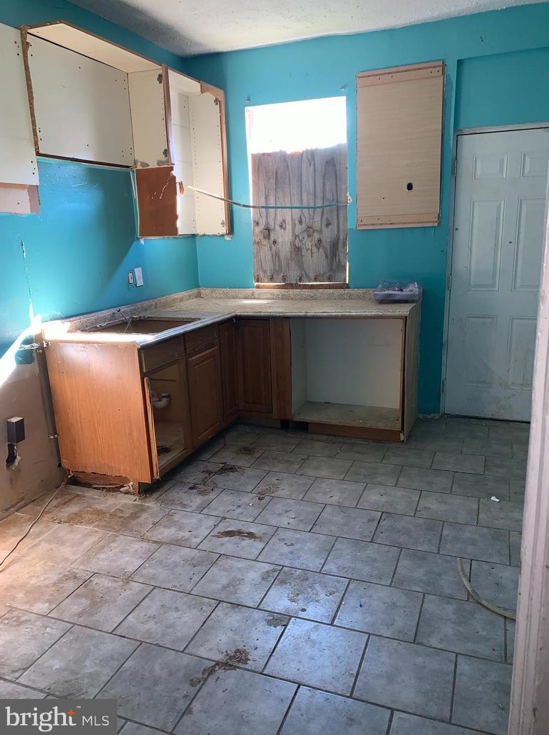 2429 Lanvale St, Baltimore MD  21213-2558 exterior