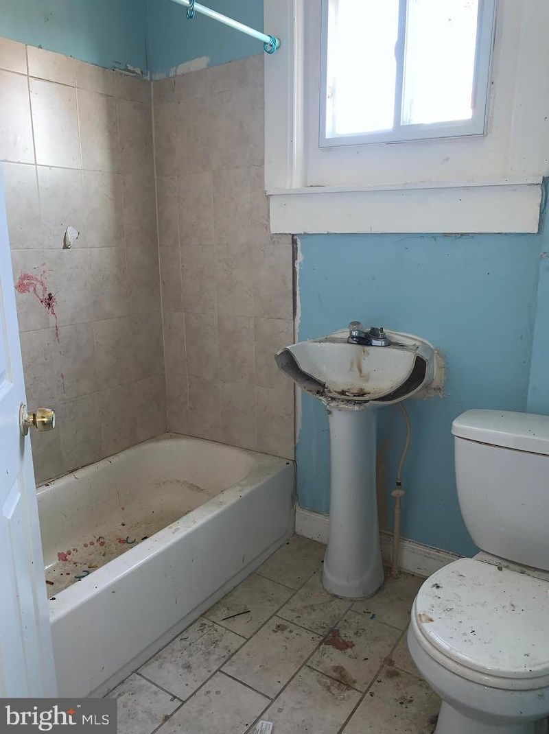 2429 Lanvale St, Baltimore MD  21213-2558 exterior