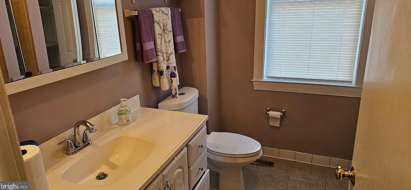 1607 Dundalk Ave, Baltimore MD  21222-1034 exterior